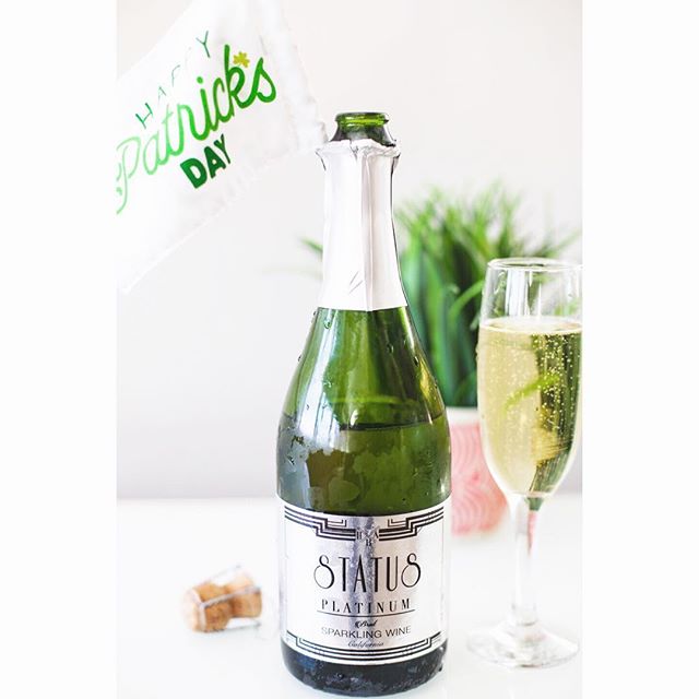 Happy St. Patrick’s Day! Feeling so lucky 🍀 with our chilled STATUS on this beautiful sunny California day
.
.
.
.
.
#whatsyourstatus #stpatricksday #statussparklingwines #green #lucky #gogreen #brut #champagnelover #sparklingwine #status #stpattysday