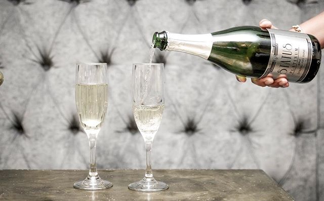 Who’s ready for some brunch?
#WHATSYOURSTATUS
.
.
.
.
.
#Brunch #onatuesday #brut #platinum #status #statussparklingwine #breakfast #morningvibes #sunnyday #gooddaysacramento #california #downtownsac #saclife #capital #thegoldenstate #friends #cheers #welovesparkling #mylacor #girlsday #daydate #metime #instagood