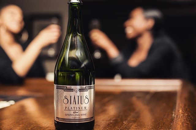 Happy Monday Everyone! Let’s own this week! There will be a chilled bottle of STATUS waiting for you at the end of the day 🥂😉
.
.
.
.
.
#whatsyourstatus #refreshing #mondays #statussparklingwines #satisfaction #saclife #downtown #its5oclocksomewhere #entrepreneurlife #brut #bubbly #springbreak #foundation #chilled #cool #instagram #goldinaglass #cheers #lifestyle #summerready #salud
