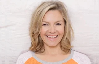 Justine Clarke shines