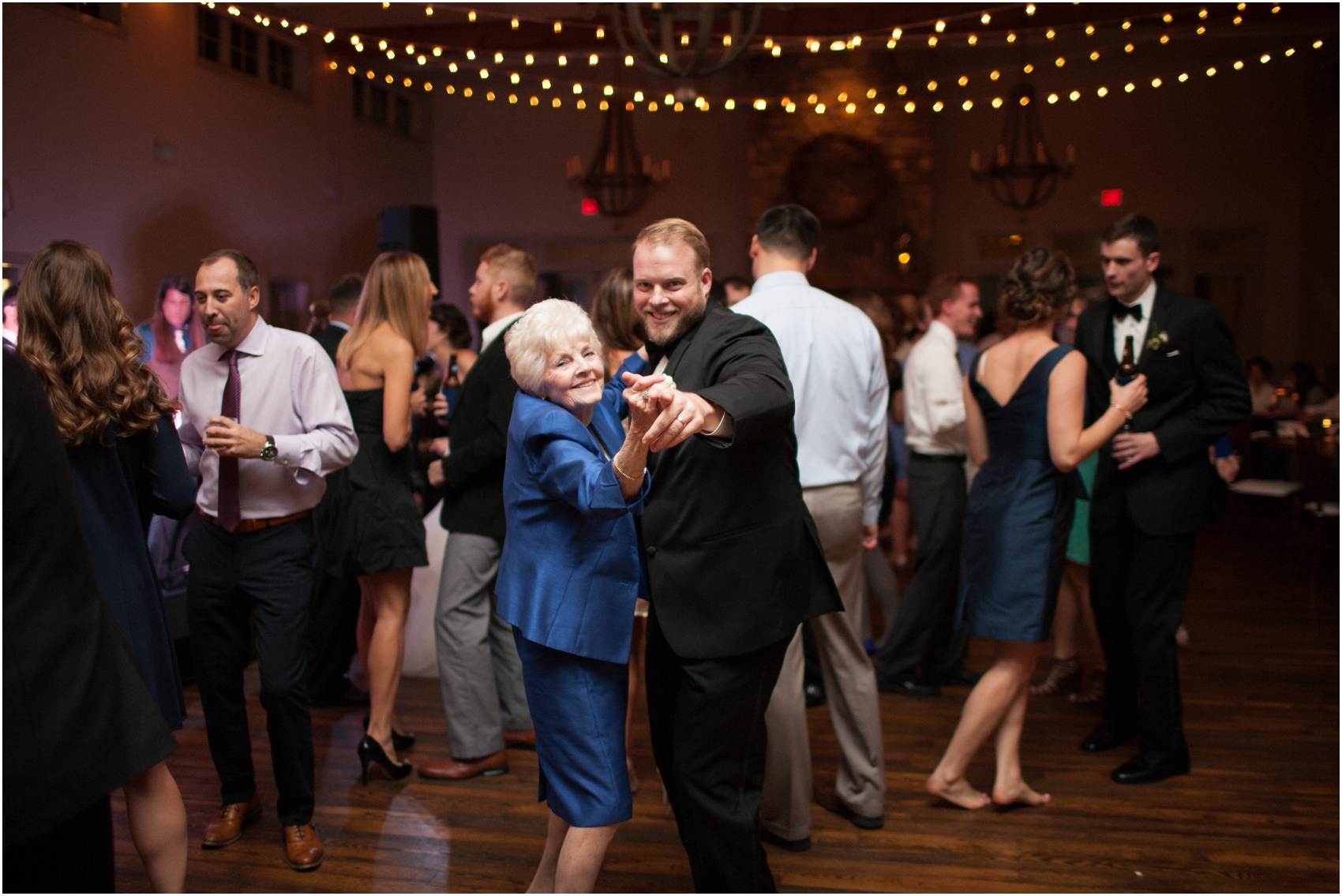 KingFamilyVineyardFallWedding_0207.jpg
