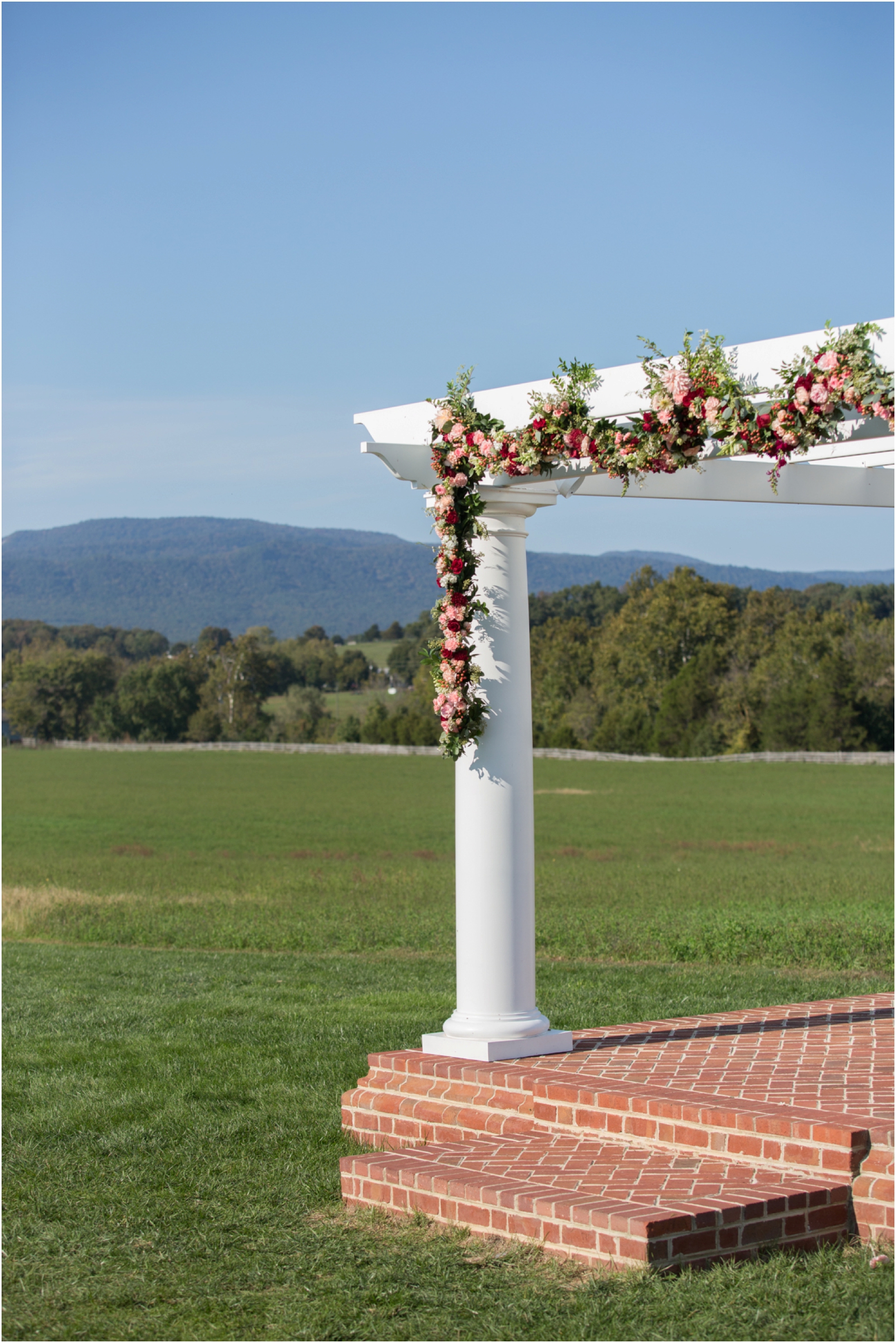 Columns-at-Six-Penny-Farm-Virginia-Fall-Wedding-7179.jpg