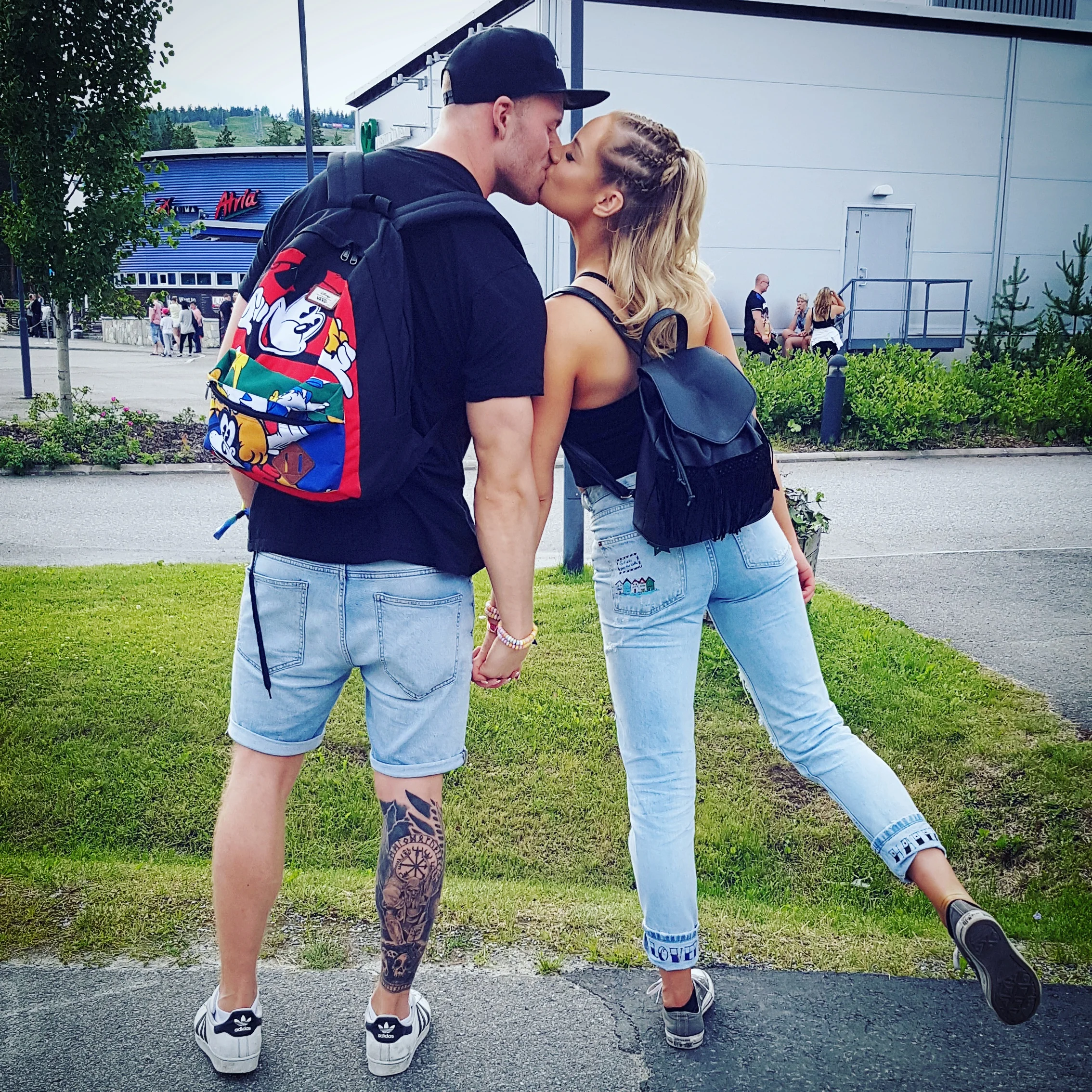 Tää tyyppi mätsää mulle täydellisesti.