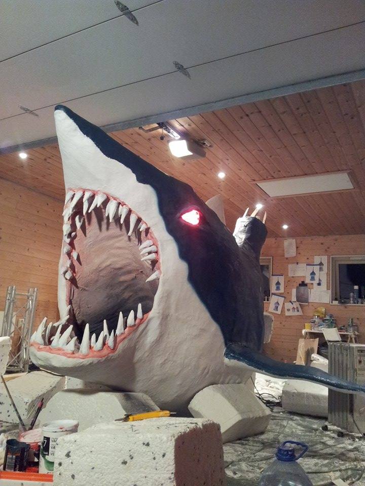shark sculpture kanari art 6sans Tryvannfestivalen asker farvehandel landstreff russ skulptur.jpg
