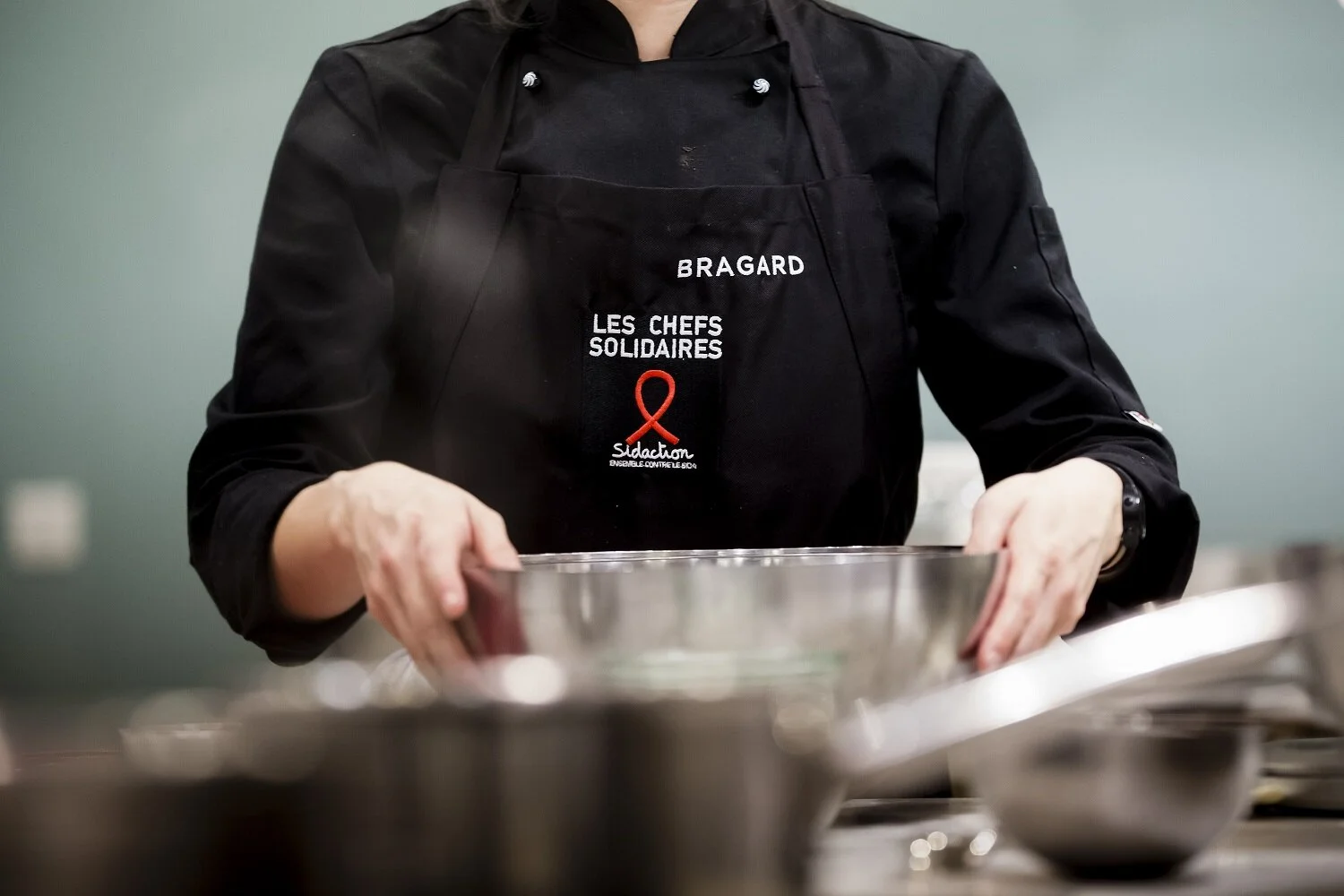 Cours de pâtisserie spécial “Chefs Solidaires” organisé à l’Atelier des Sens (Paris). © Vincent Isoré