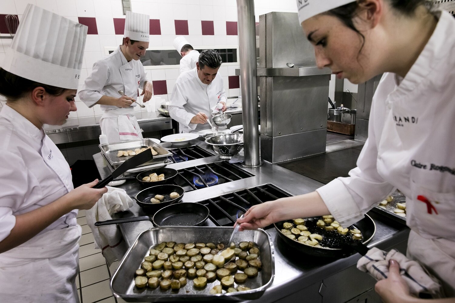Dîner exceptionnel dans le cadre des Chefs Solidaires organisé à l’école Ferrandi (Paris). © Vincent Isoré