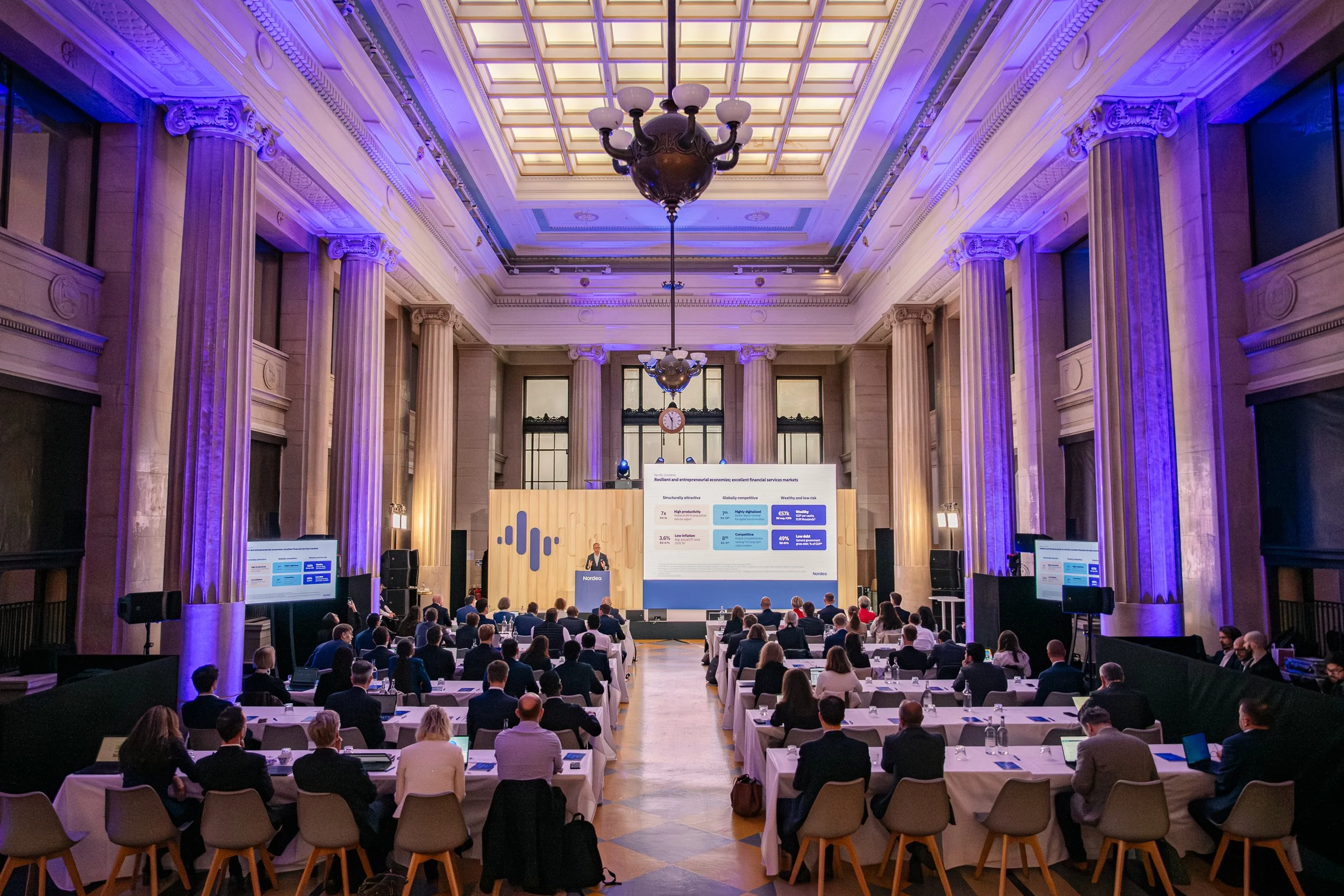 banking-conference-speaker-onstage-press-release-london-marc-james-photography-11.jpg