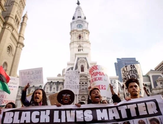 A Black Lives Matter protest outside Philadelphia’s City Hall in 2015 // Photo by Mark Makela/Getty Images