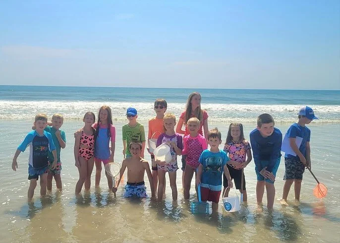 Took the day off and headed to the beach!! Learned from a marine biologist about the shore animals and enjoyed the water and the sun!! (Maybe a little too much sun for some of them 😂) They are now all officially beach babies. 🌊☀️ #raisingtherivenba
