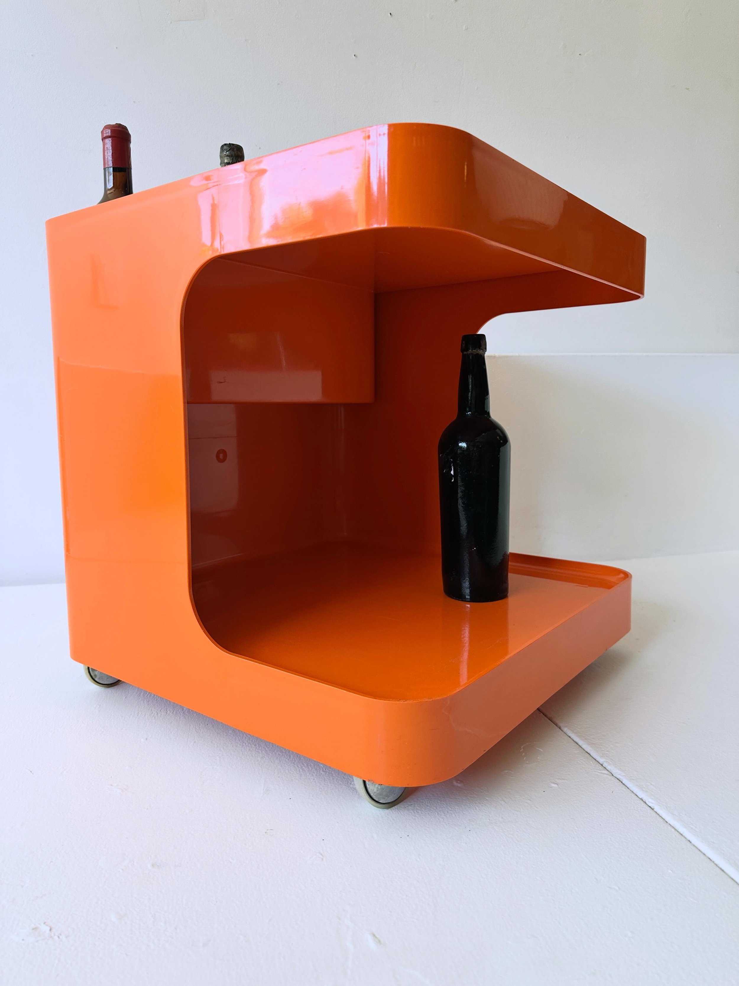Good morning! Fabulous 1970s &ldquo;Game&rdquo; bar cart by Marcello Siard (b. 1939) for Colleziani Longato.  Very good condition, some minor scuffs on back corner, shown&hellip;19 3/4&rdquo; in every dimension&hellip; 🇮🇹 *SOLD