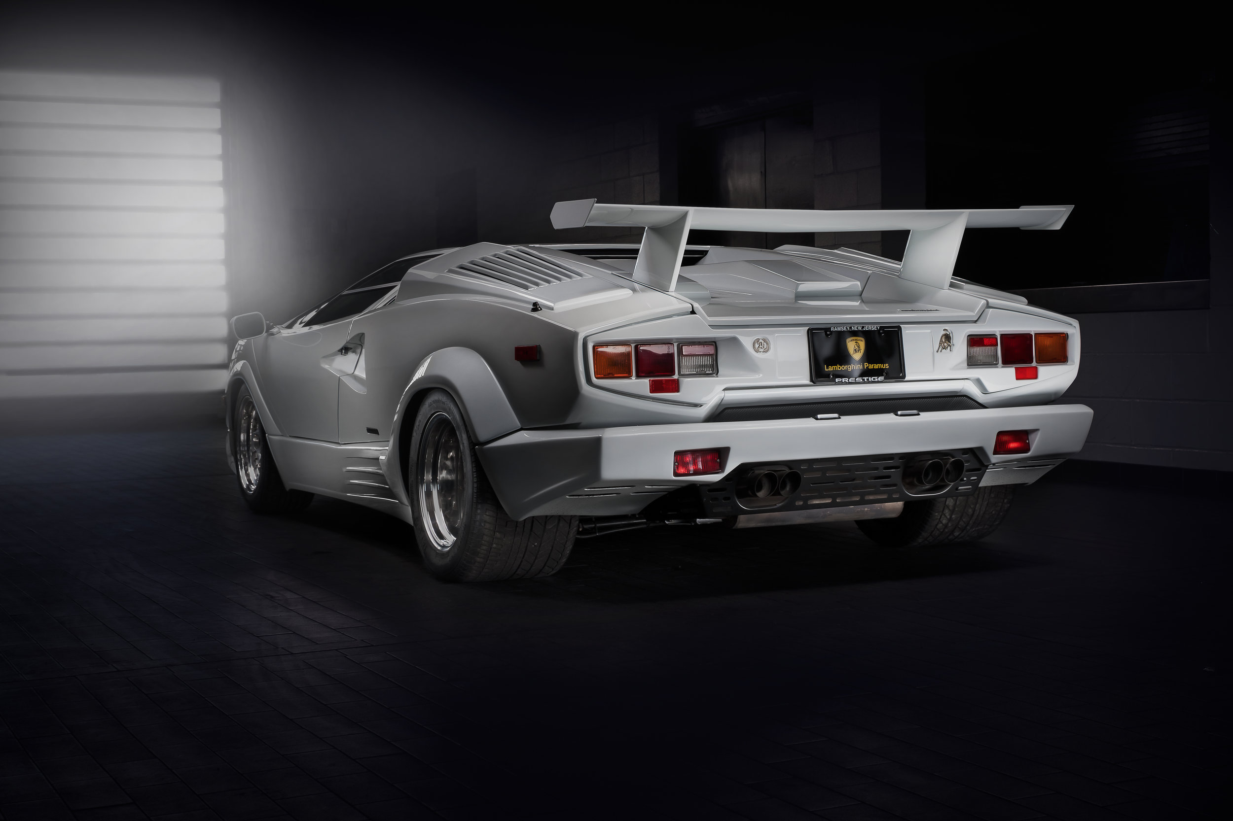 Countach_1.jpg