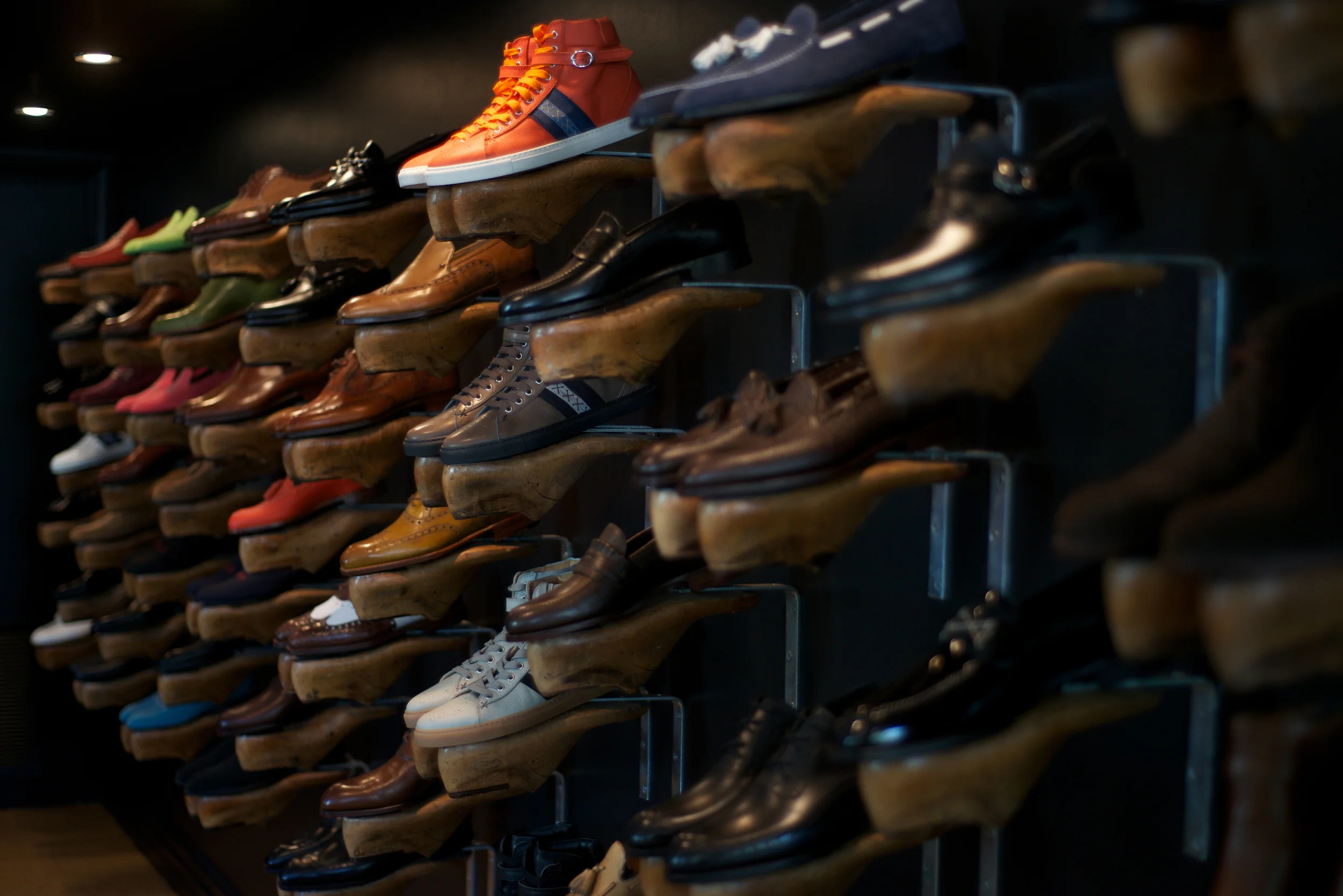 Shoe Wall - Barker Black - Los Angeles