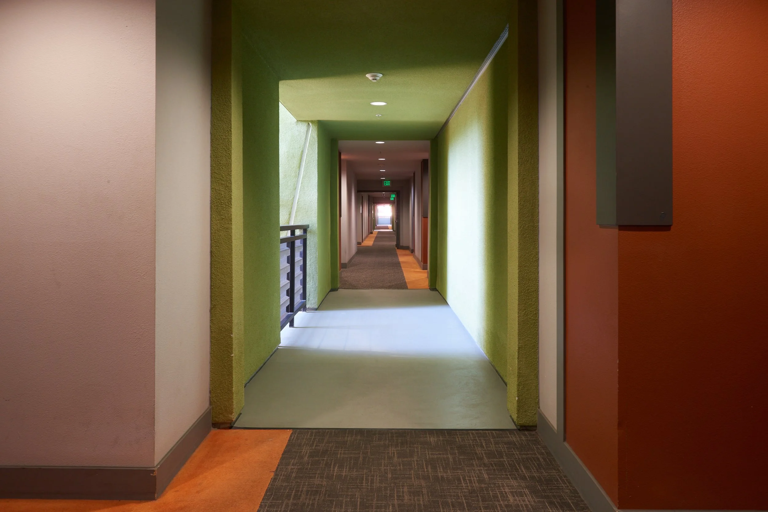 shot28_hallway_003_24-09-26_michaelpiccirilli.jpg