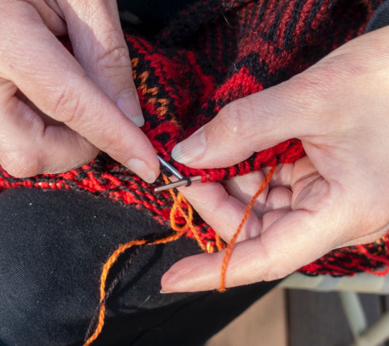 🧶Multitasking! 
Working on a new sweater and some new examples for teaching about shutter speed at the same time!!!