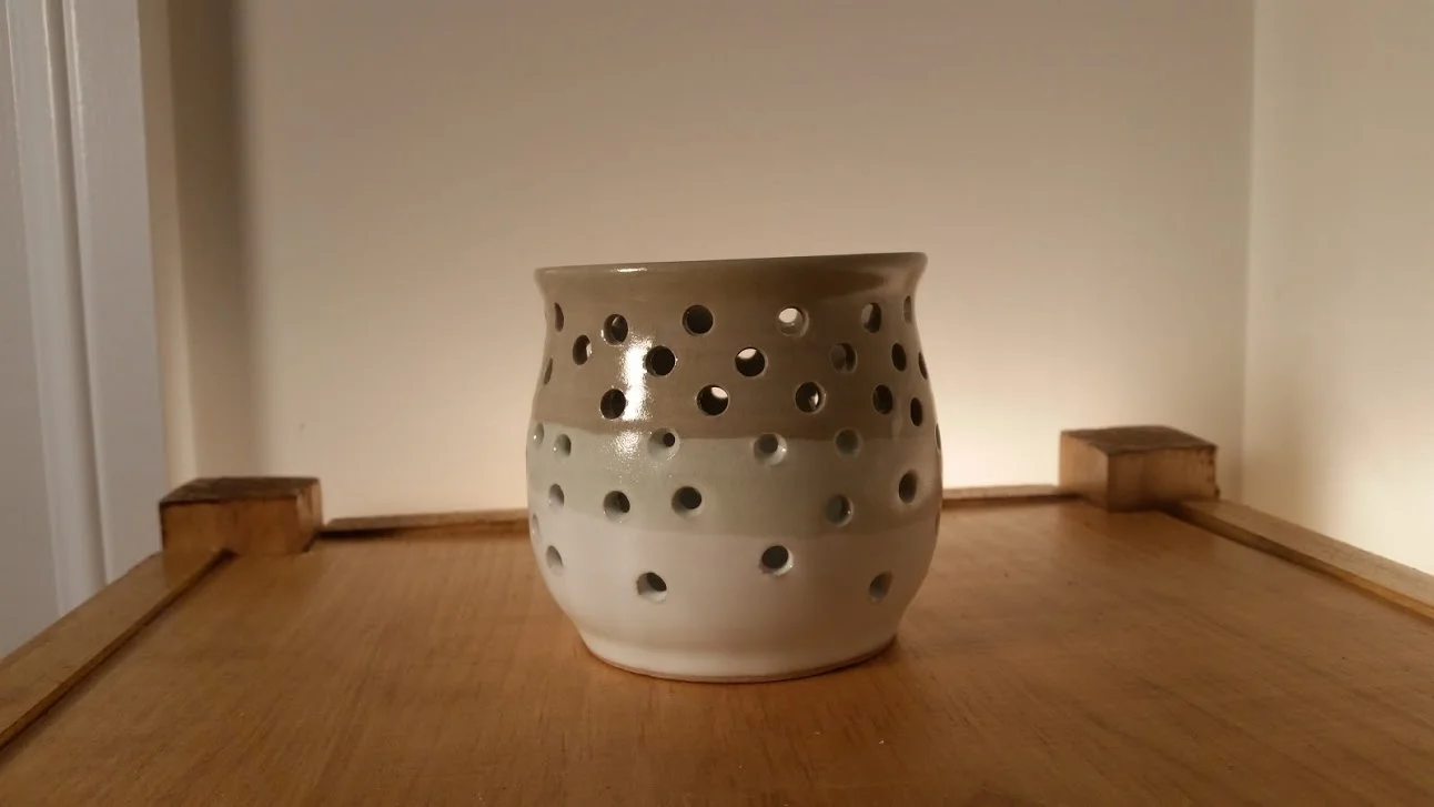 SM taupe:white circle votive.jpg