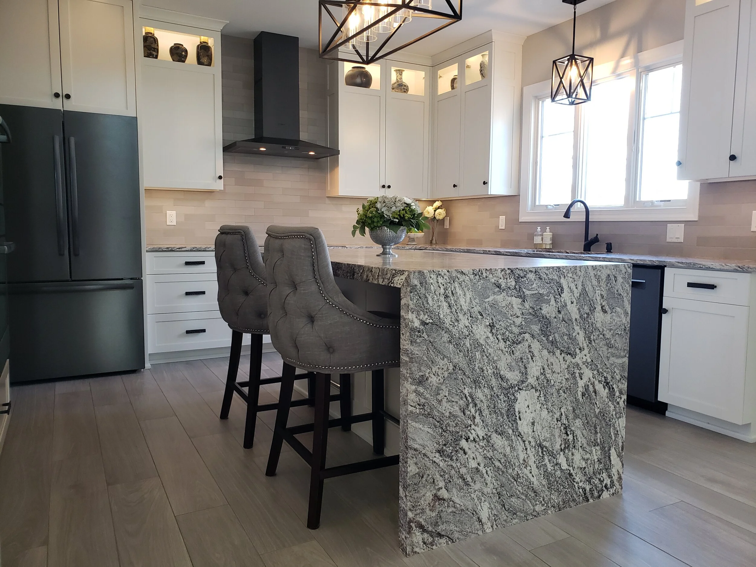 Contemporary Transitional Kitchen Remodel by Kelly Homes & Remodeling project photo
