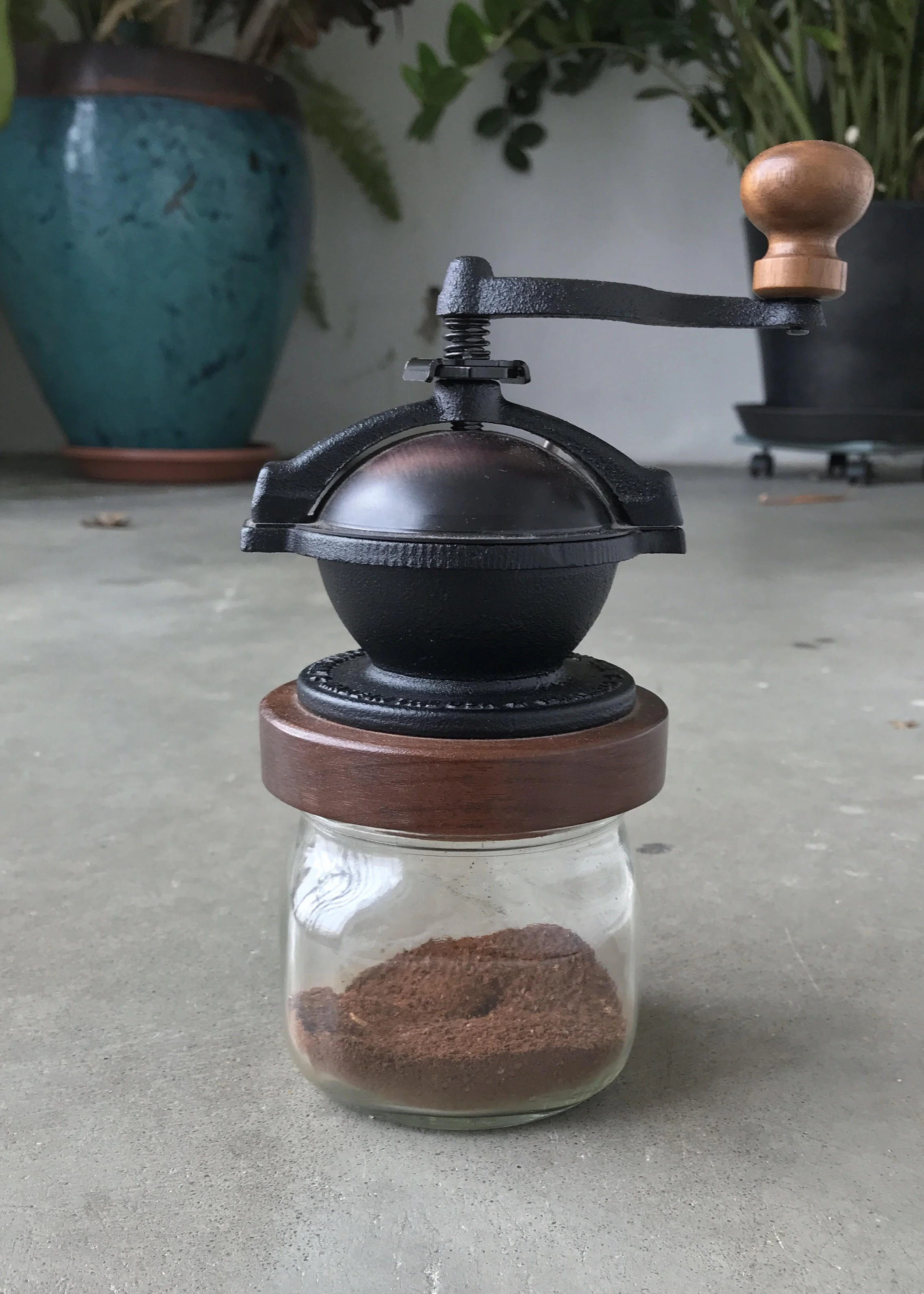 HAND GRINDER 2.jpg