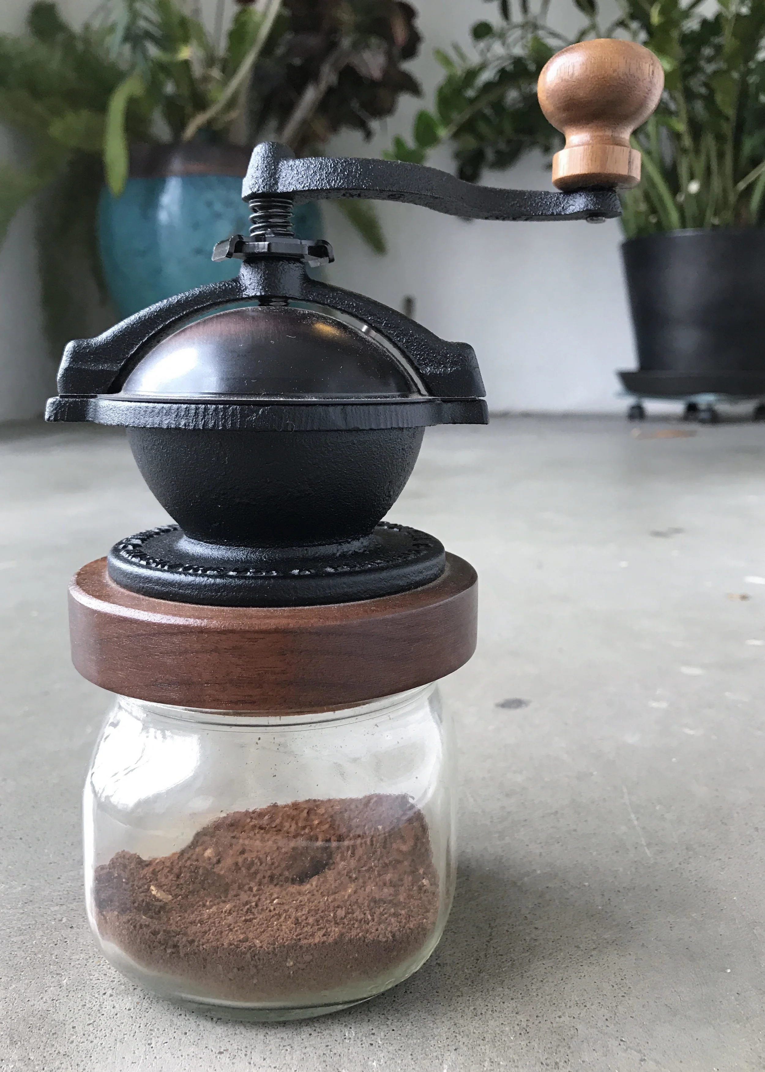 HAND GRINDER.jpg
