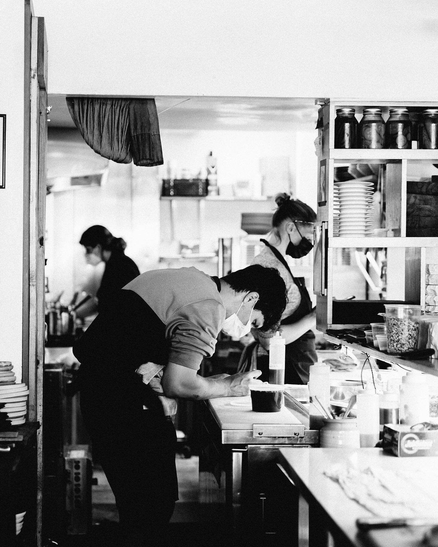 It&rsquo;s Friday and we&rsquo;ve got an outdoor table available right at 5 pm! Hit the link in our bio to make a reservation.

📸: @feeditcreative 

#restaurant #chef #cook #dinner #seattle #seattlerestaurant