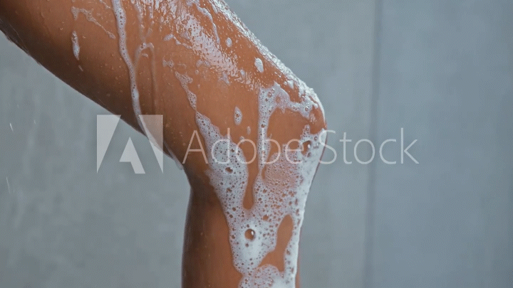 Shaving latina leg 01.gif