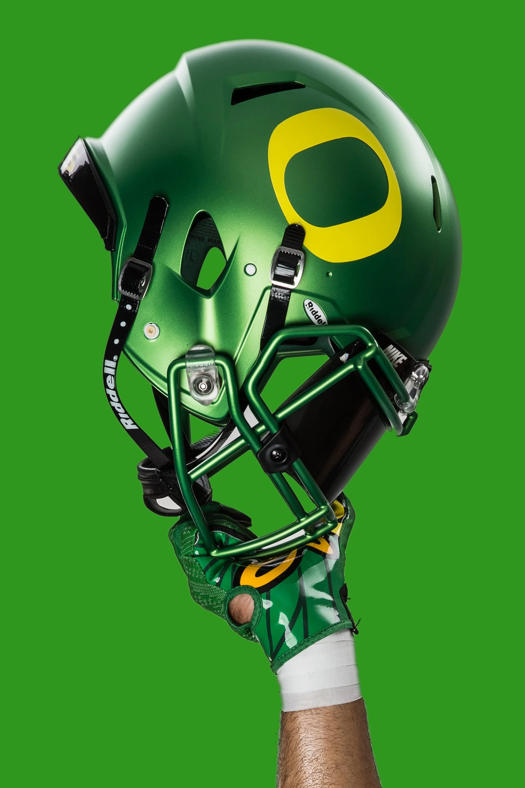 FA15_NFB_NCAA_OREGON_Helmet_v1_1331-1.jpg