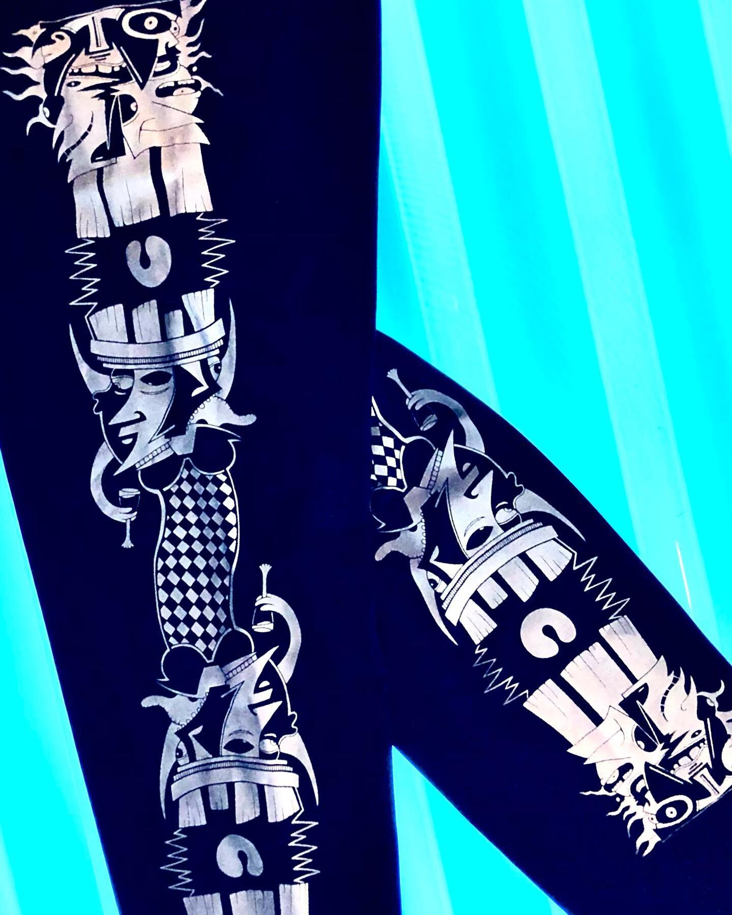 A shout out to @eric_hagan_art and the leggings we collaborated on! Check him out, see all of his artwork, and pick up a sweet set of leggings!