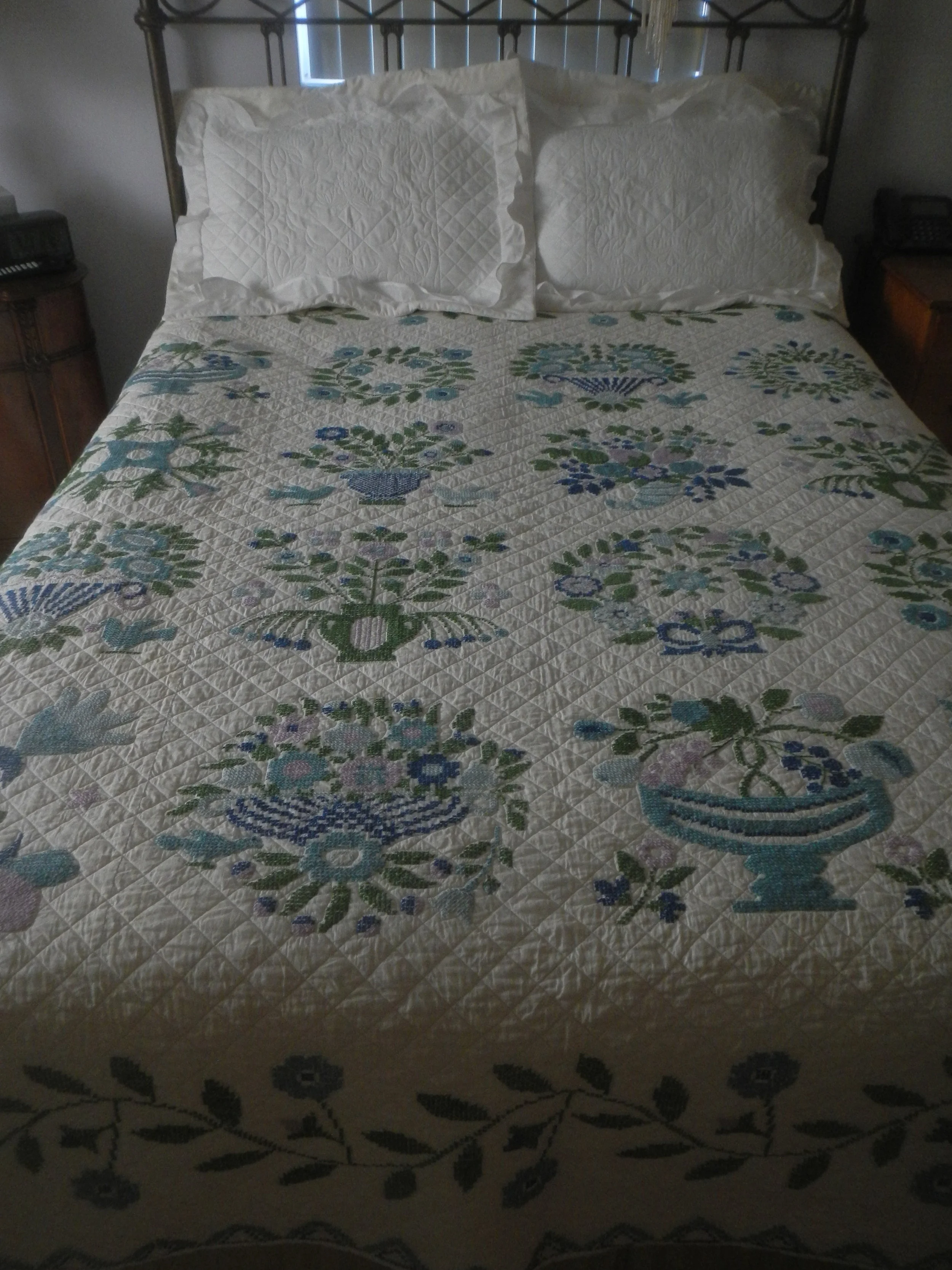 CROSS STITCH BALTIMORE ALBUM.JPG