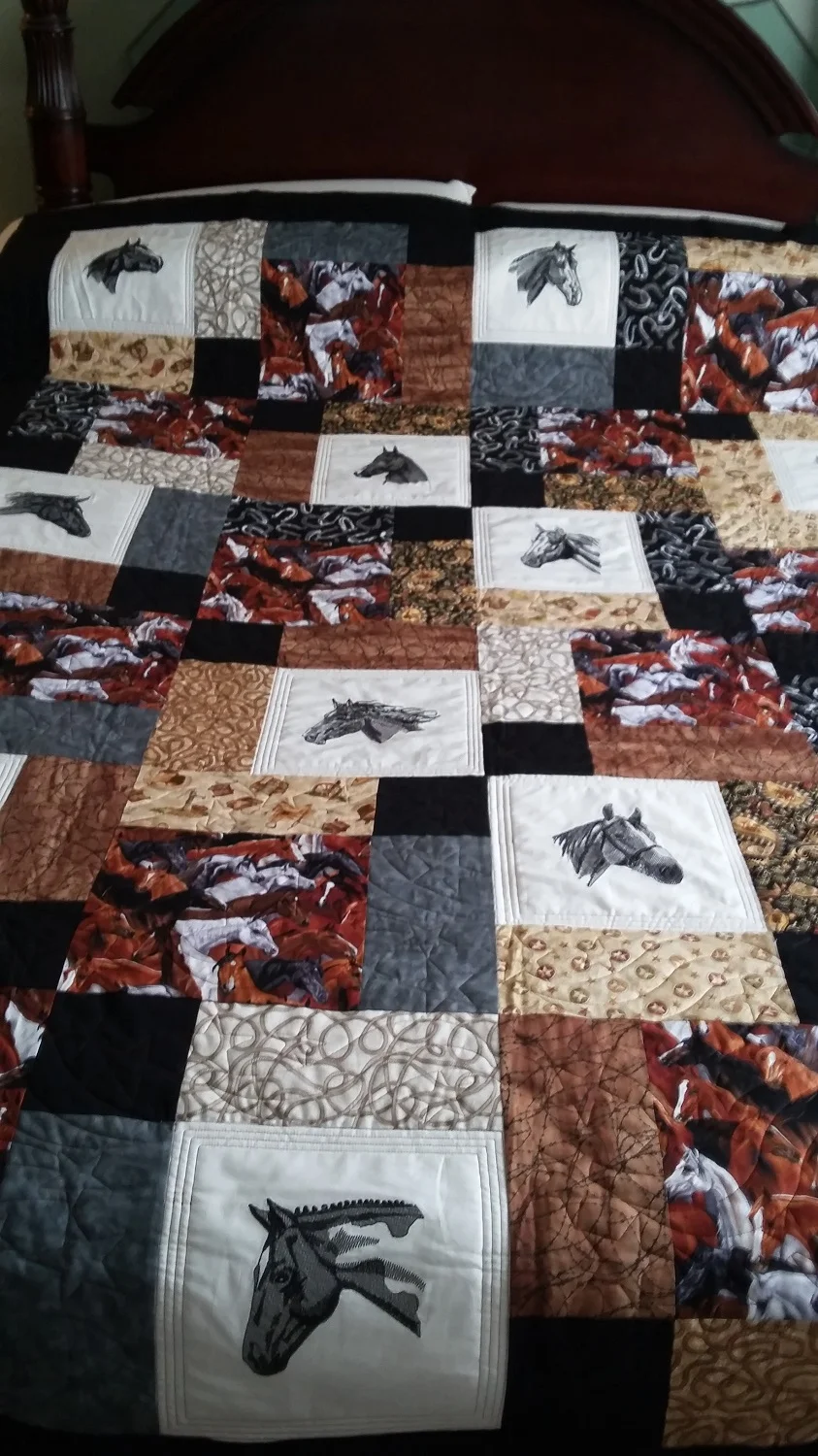 custom-horse quilt with echo stitch.jpg