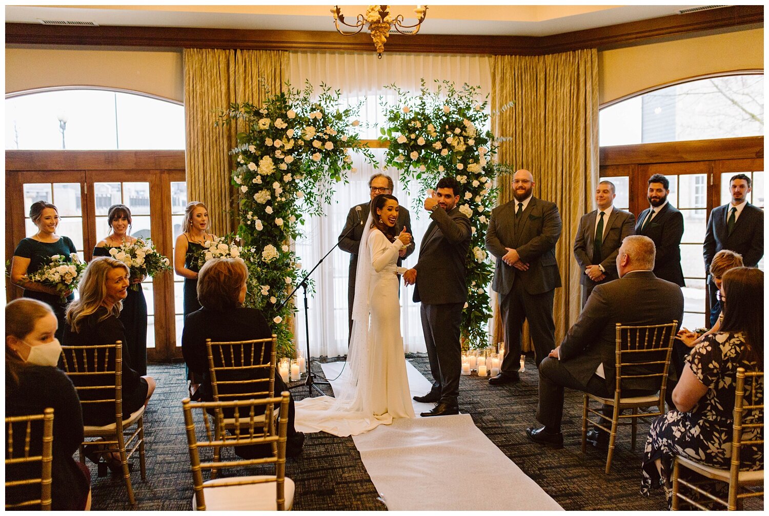 Kendra_Farris_Photography_chicago_intimate_wedding_winter_wedding_chicago_photographer_herrington_inn_wedding-54.jpg