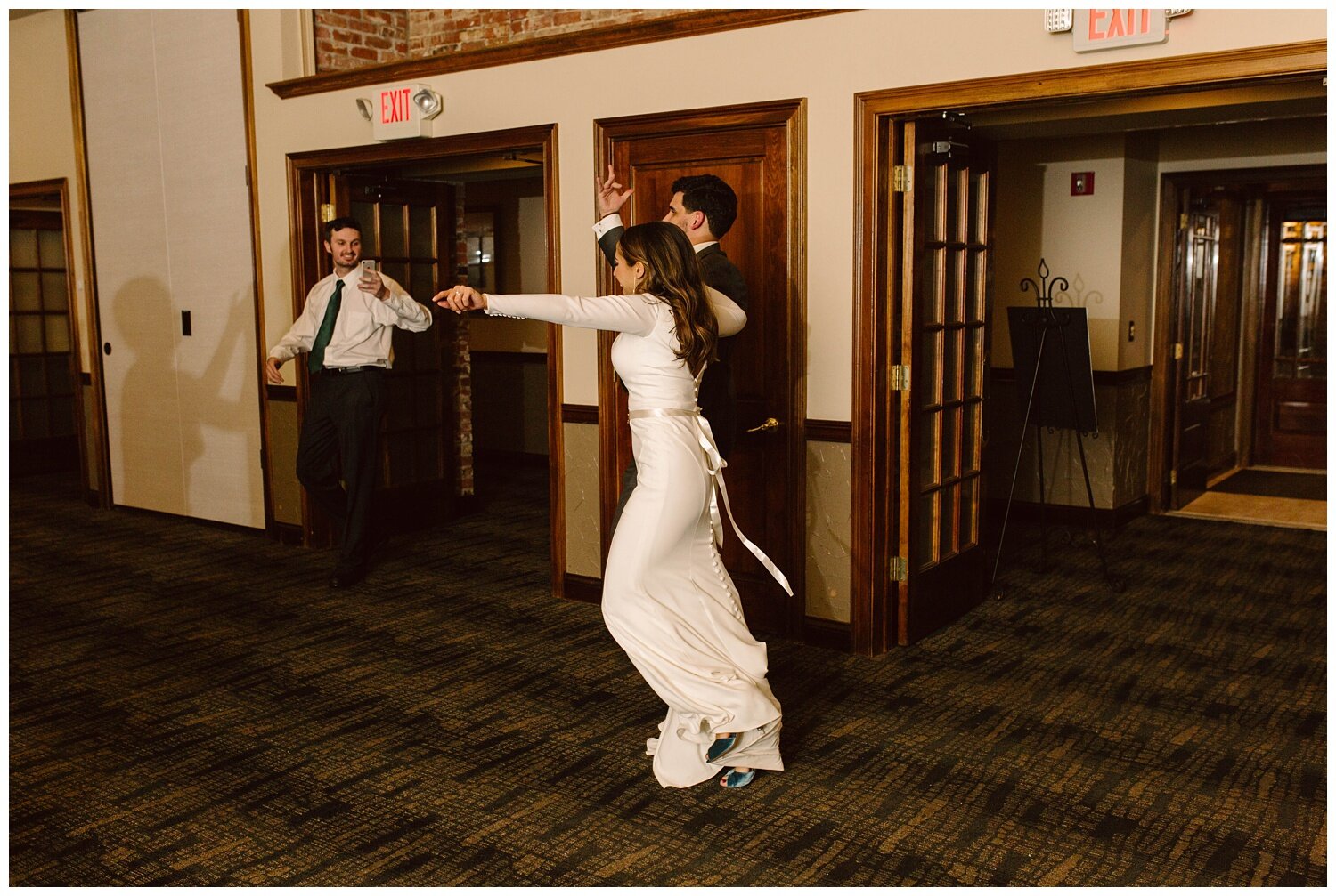 Kendra_Farris_Photography_chicago_intimate_wedding_winter_wedding_chicago_photographer_herrington_inn_wedding-92.jpg