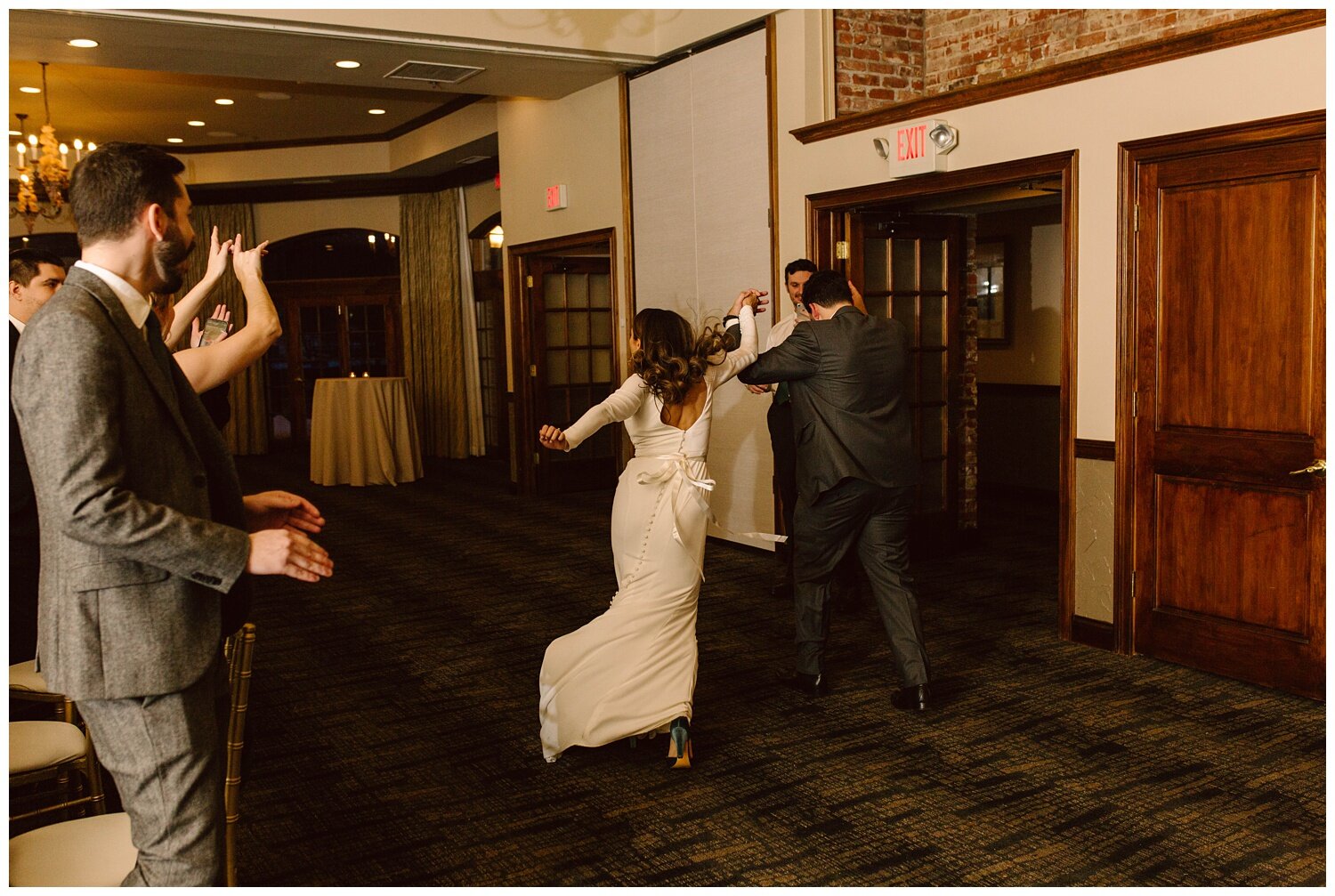 Kendra_Farris_Photography_chicago_intimate_wedding_winter_wedding_chicago_photographer_herrington_inn_wedding-93.jpg