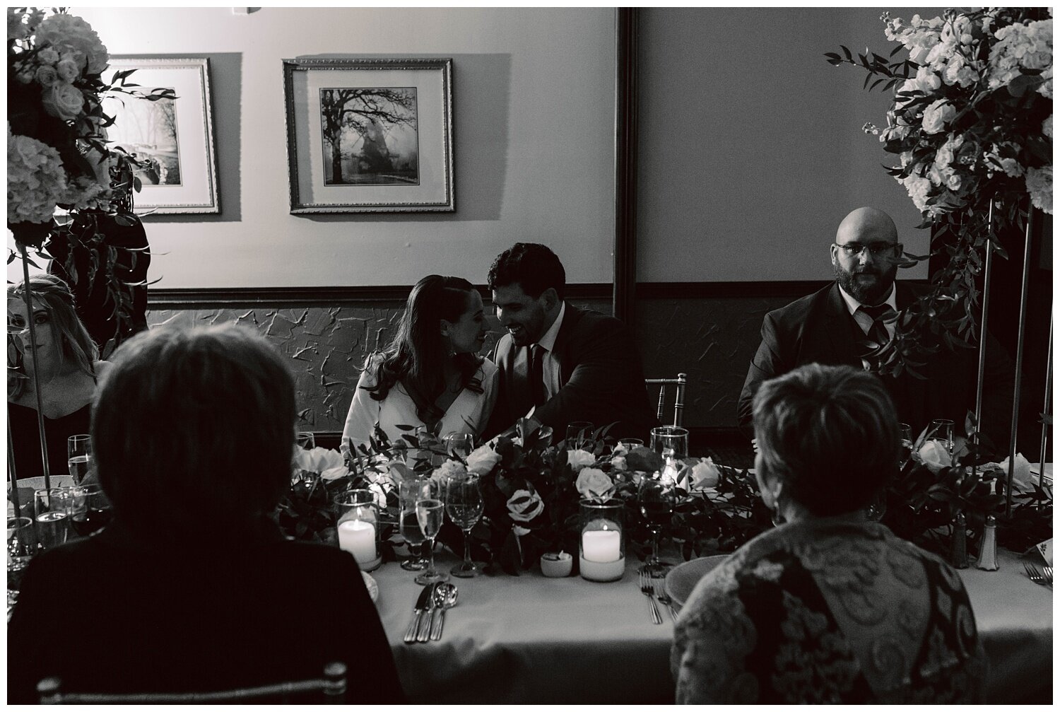 Kendra_Farris_Photography_chicago_intimate_wedding_winter_wedding_chicago_photographer_herrington_inn_wedding-99.jpg