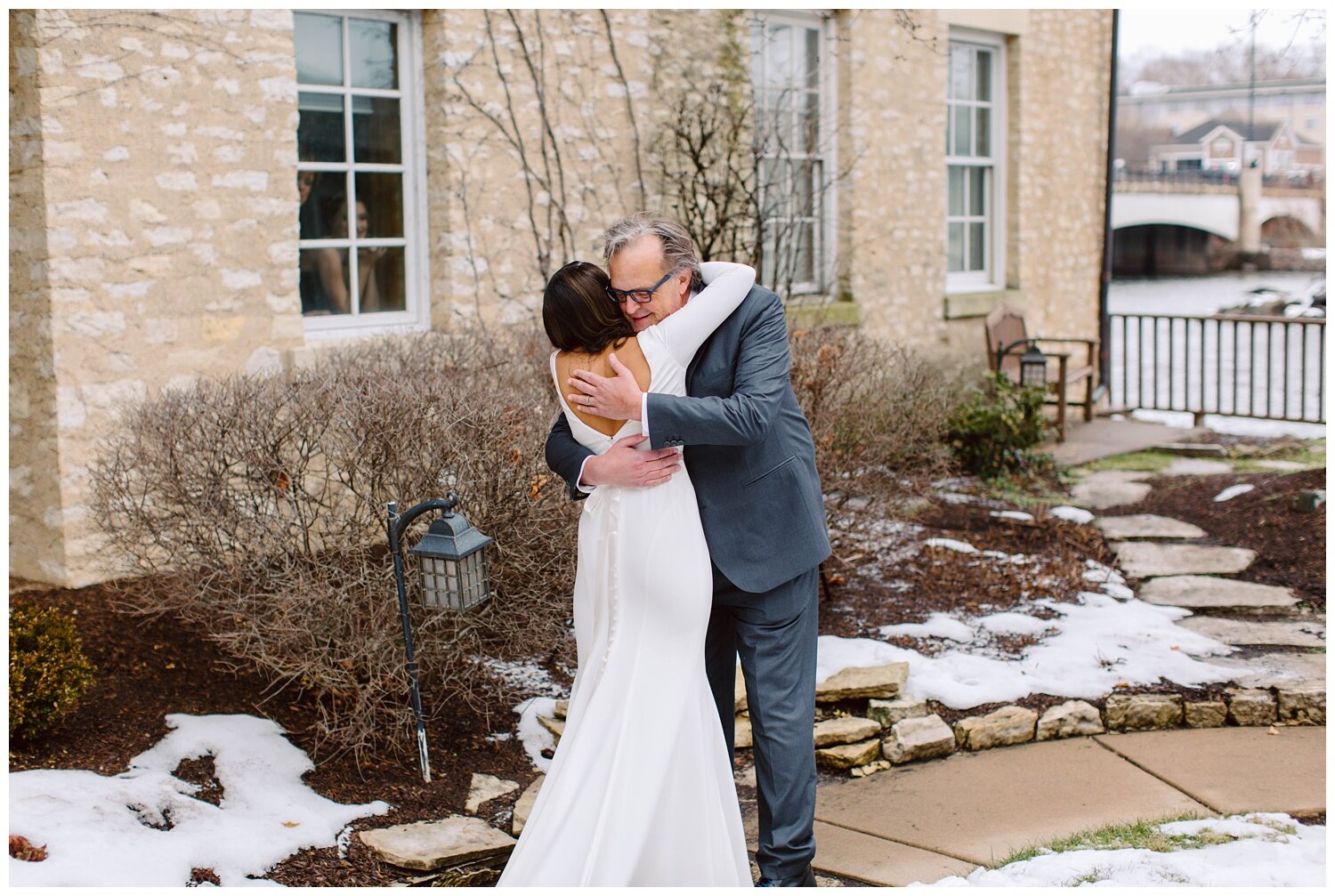 Kendra_Farris_Photography_intimate_wedding_winter_wedding_chicago_photographer_herrington_inn_wedding-35.jpg