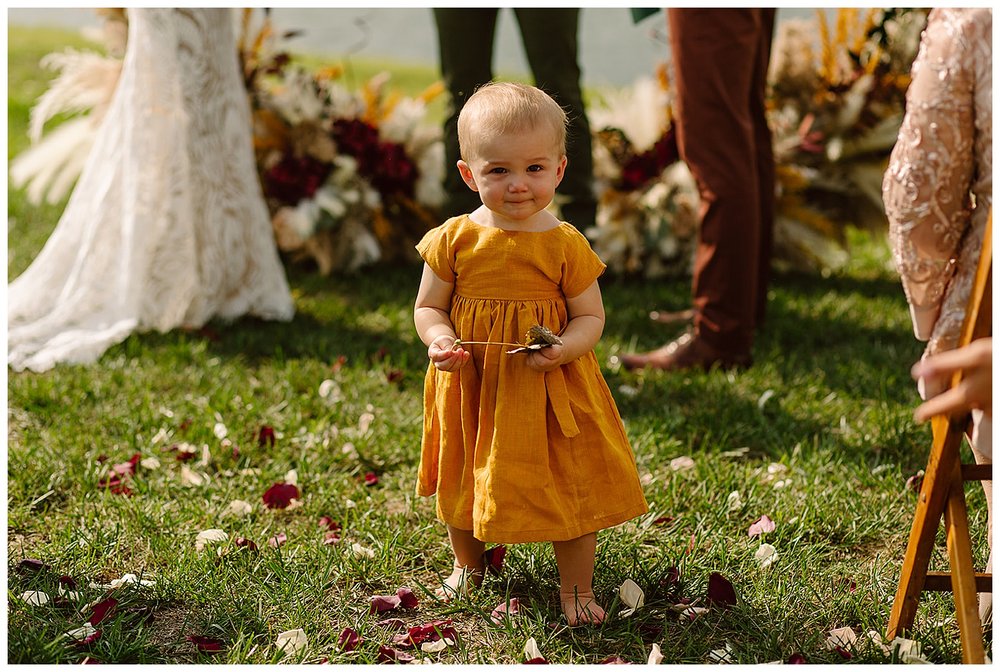 kendra-farris-photography-backyard-kentucky-wedding_0012.jpg