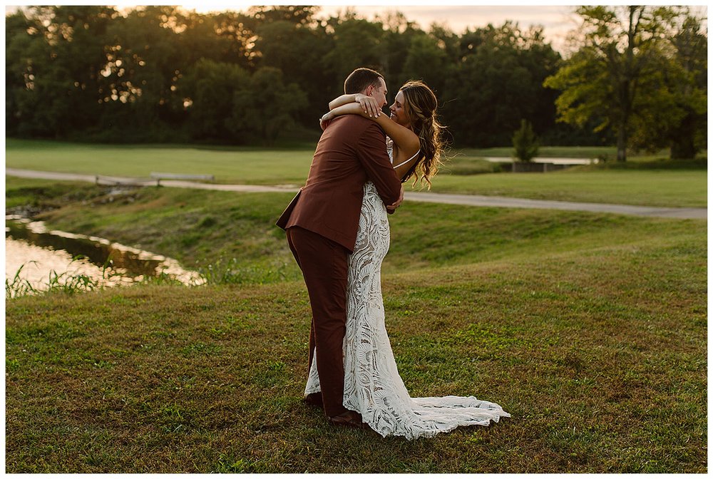 kendra-farris-photography-backyard-kentucky-wedding_0068.jpg