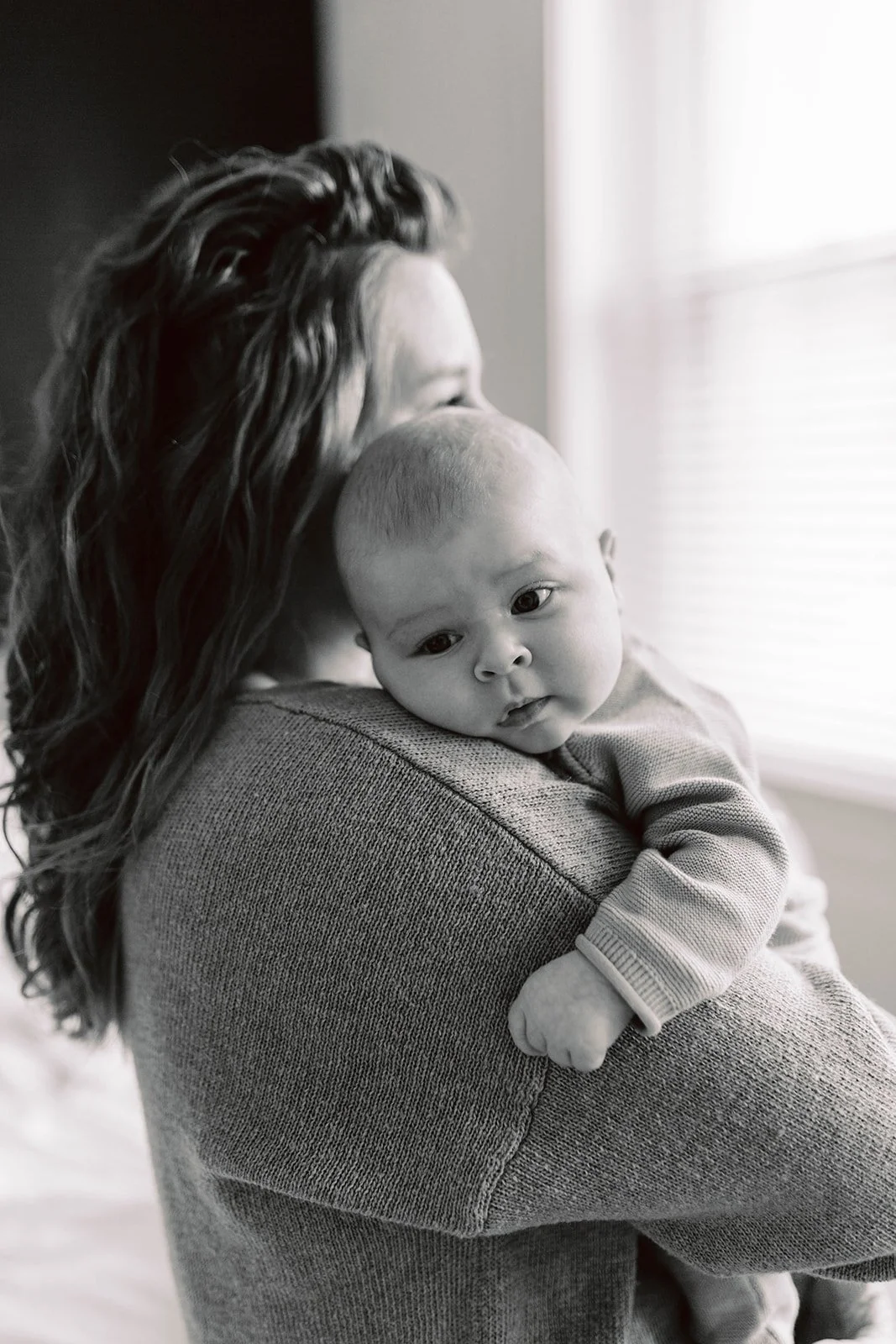 Kendra_Farris_Photography_lifestyle_in_home_session_newborn_photographer_louisville_kentucky-118.jpg