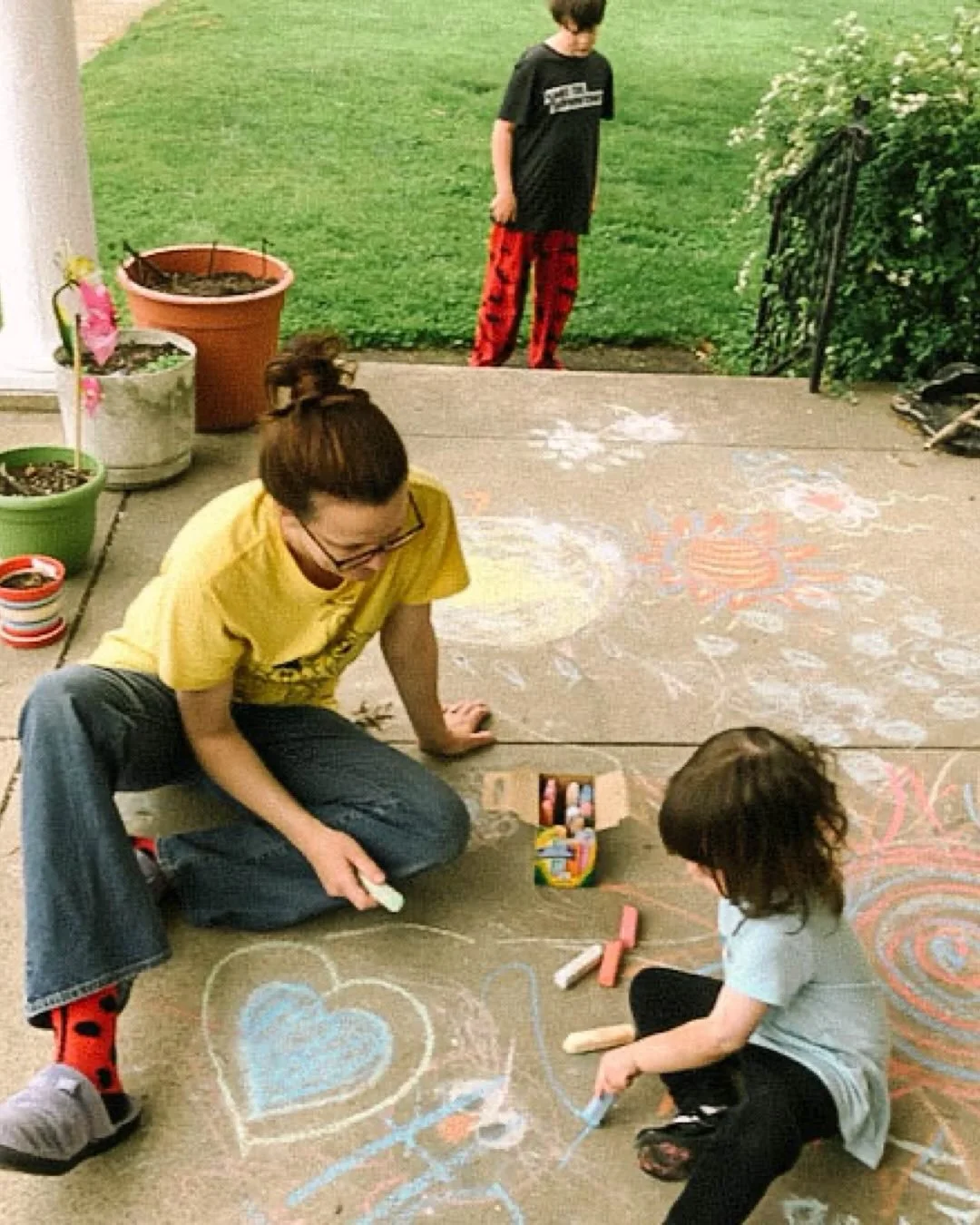 Who here remembers covid? Six years ago when the world shutdown, I did a little project called &ldquo;facetime sessions&rdquo;. I&rsquo;d facetime people, direct them to prop the phone up somewhere, or just have them wave it around. 

When I saw a mo