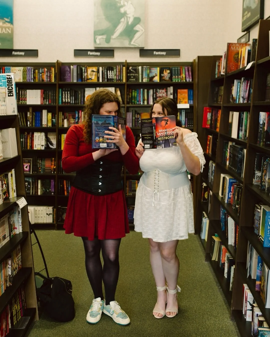 Books &amp; kitties &amp; games 😌