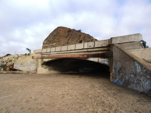 The PCH bridge that connects Sycamore Cove Beach with Sycamore Canyon Campground