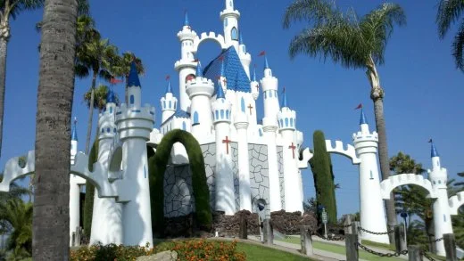 The beautiful and iconic castle at Golf N' Stuff Ventura,