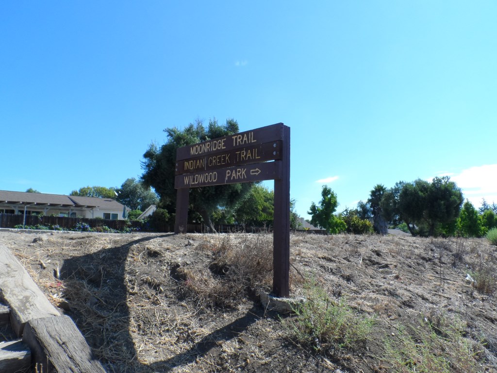 Indian Creek Trail entry point from Avenida de los Arboles