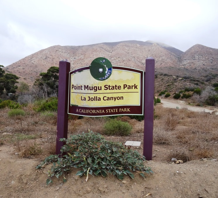 La Jolla Canyon sign in need of repair in September 2015.