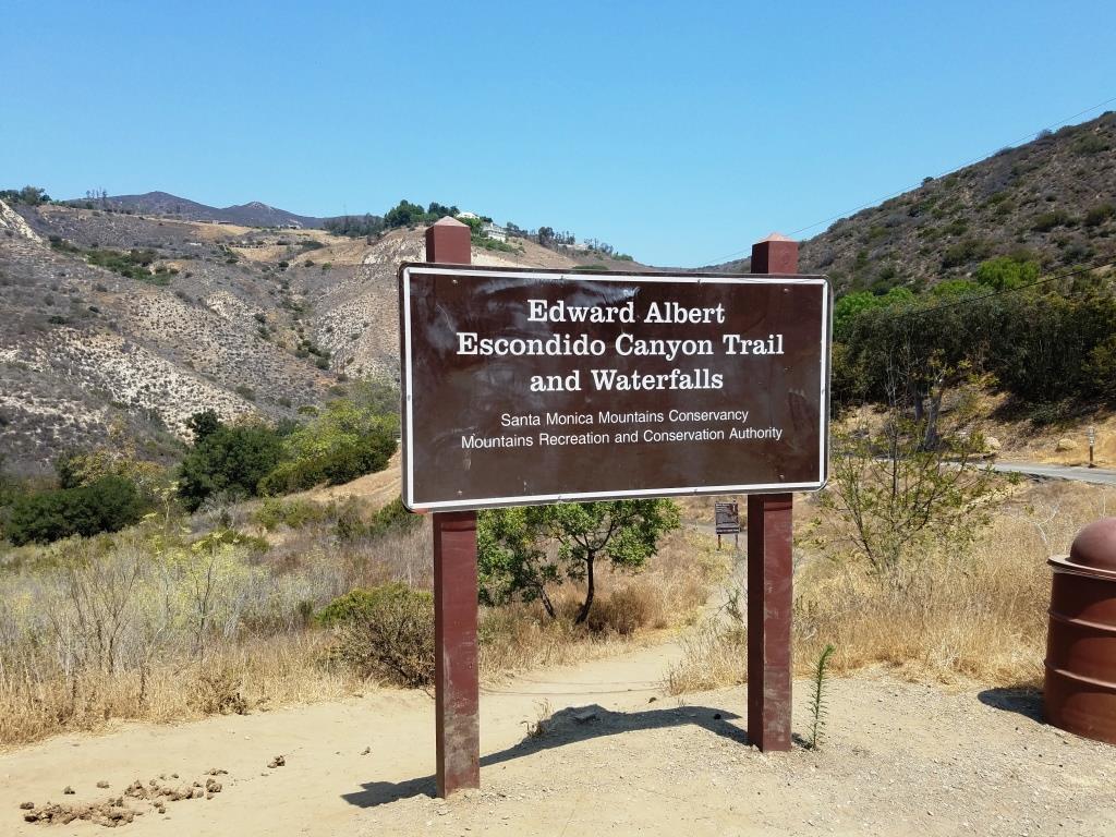 Trailhead on Winding Way