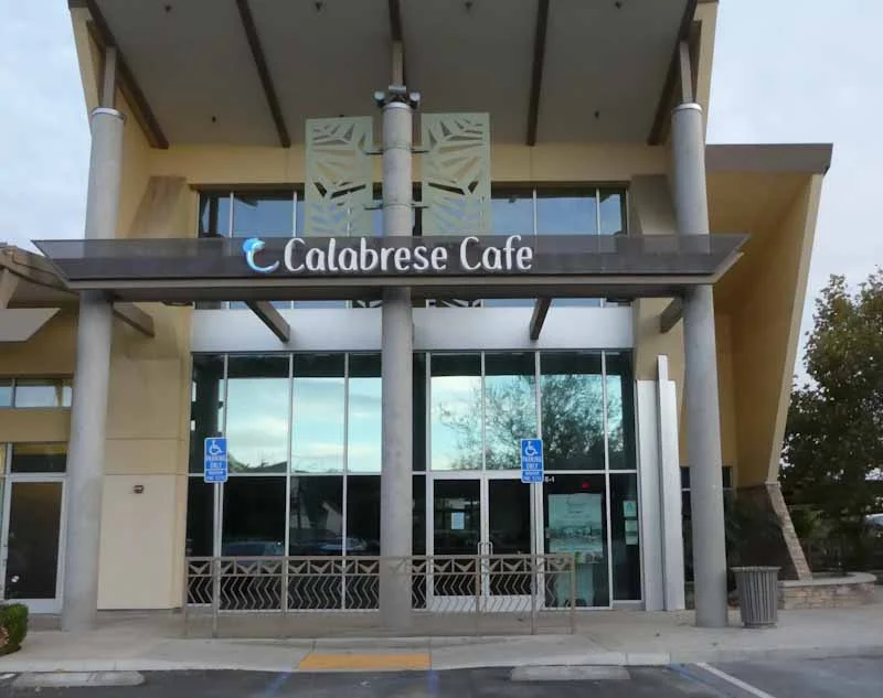 CalabreseCafelr.jpg
