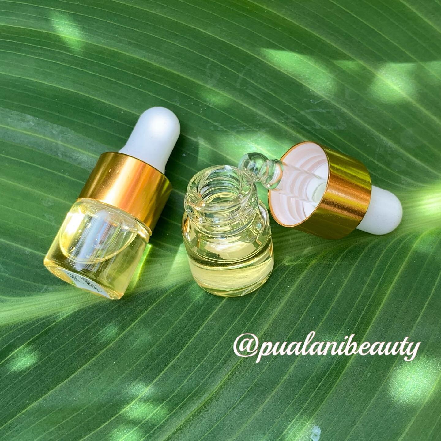 Filling a lot of essential oil 2ml vials lately!! Puakenikeni is by far still the favorite 🌺 we have full vials (60 drops), as well as half vials and sample vials (8-10 drops) available.

We will be filling another batch of orders in the next week o