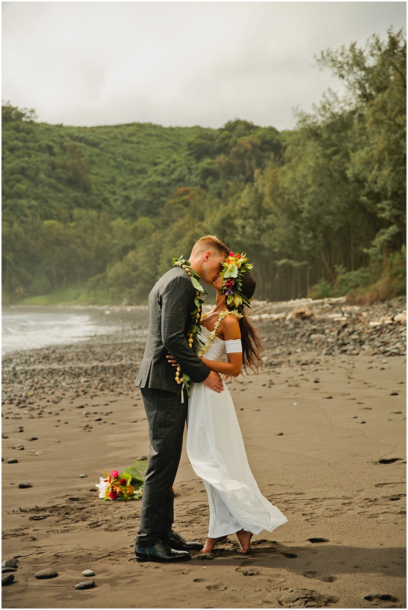 Big Island Intimate Beach Elopement Pololu Valley_60.JPG