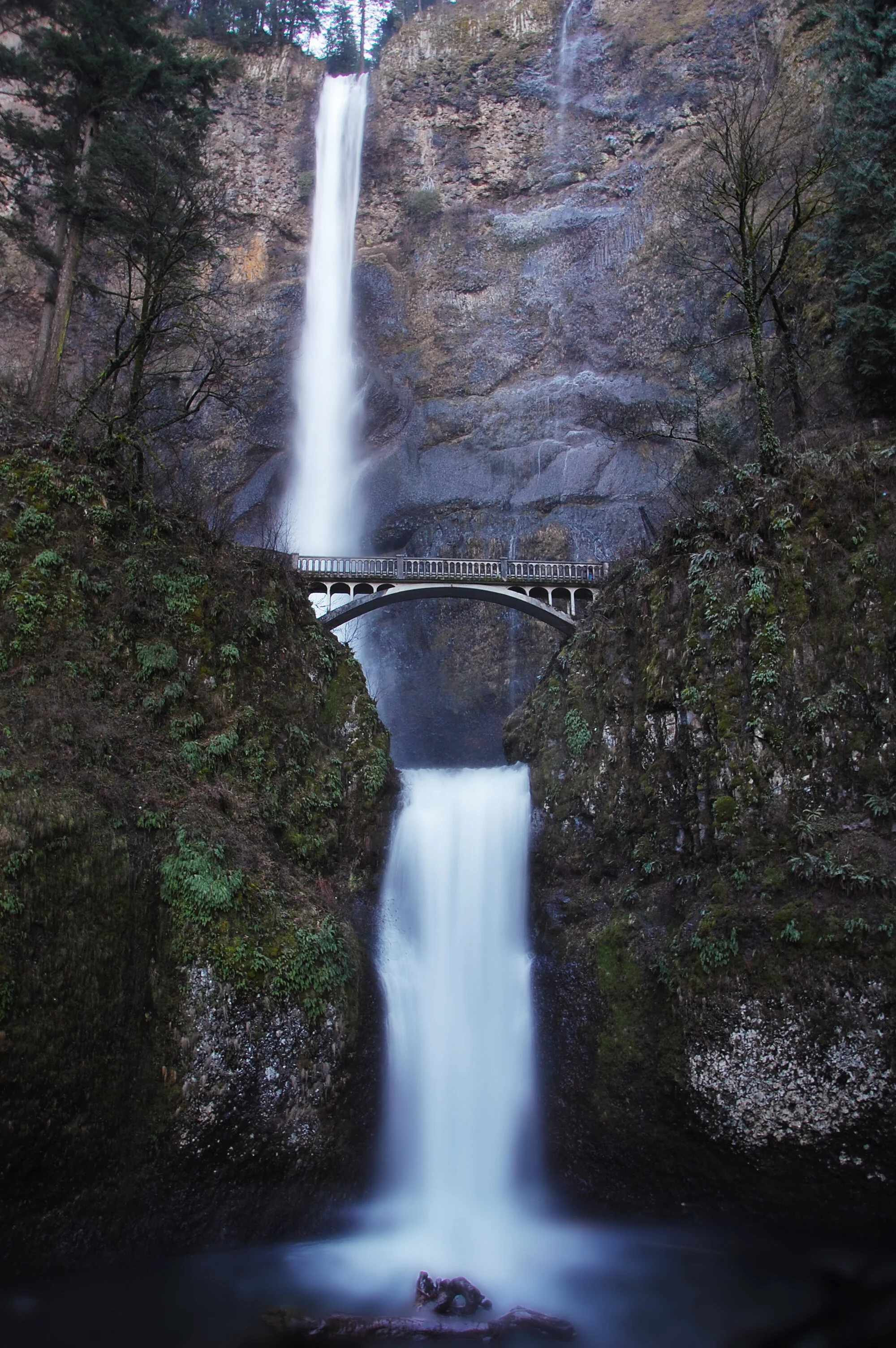  Multnomah Falls, Oregon; 2009 