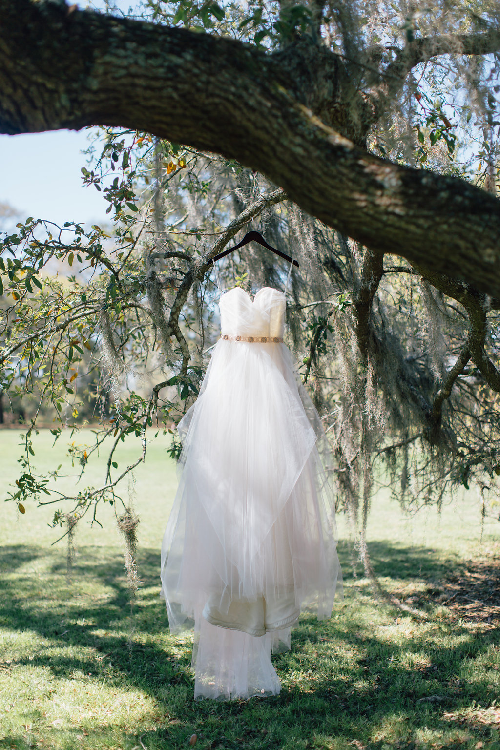 hannah-lane-photography-southern-weddings-blog-charleson-wedding-charleston-styled-shoot-ivory-and-beau-bridal-boutique-blush-by-hayley-paige-candi-blush-tulle-wedding-dress-savannah-bridal-boutique-savannah-wedding-dresses-rosegold-sash-1.jpg