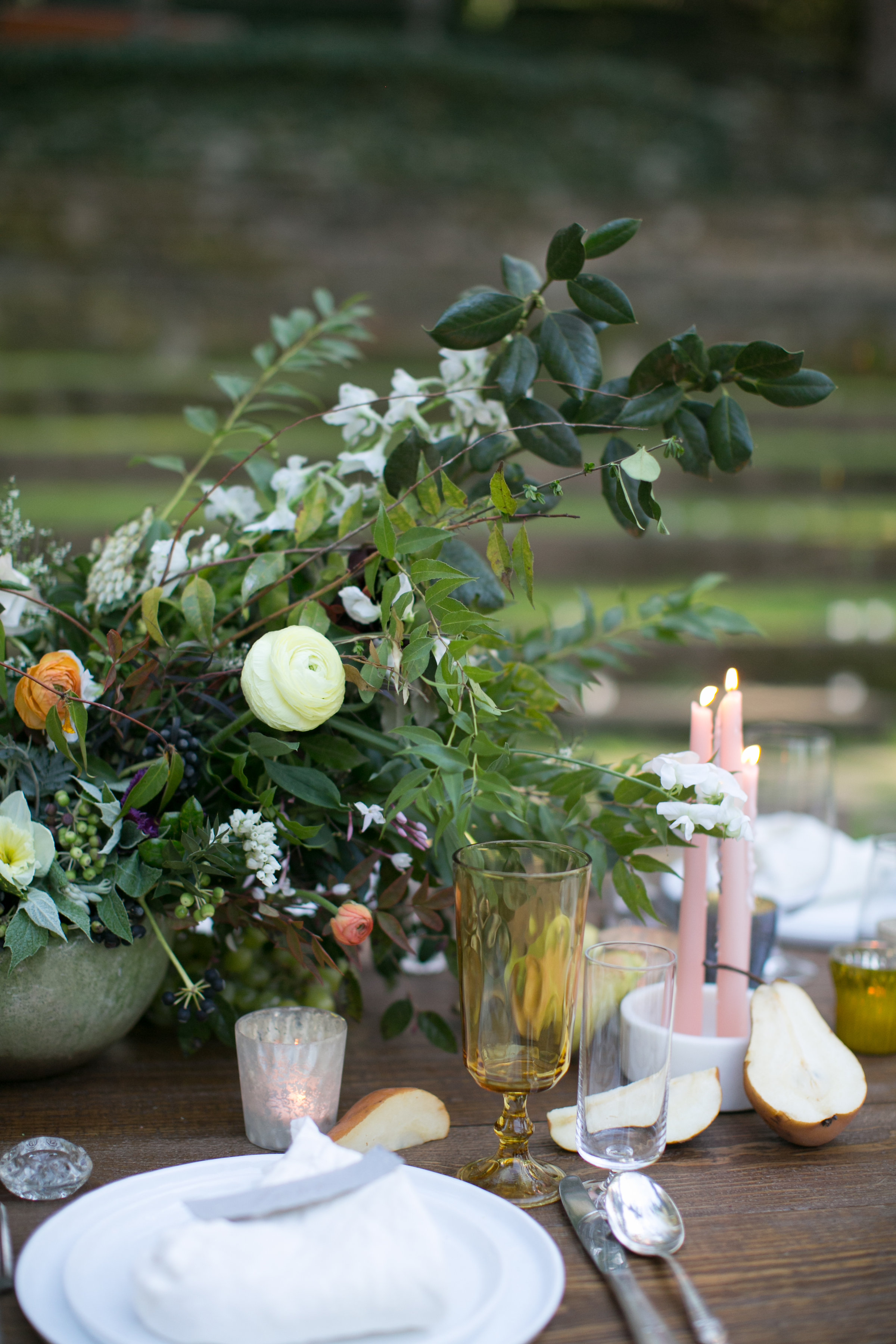 LaurenBalingitAmyOsabaatlantawedding-ivory-and-beau-savannah-wedding-florist-savannah-wedding-flowers-centerpiece-natural-greenery.jpg