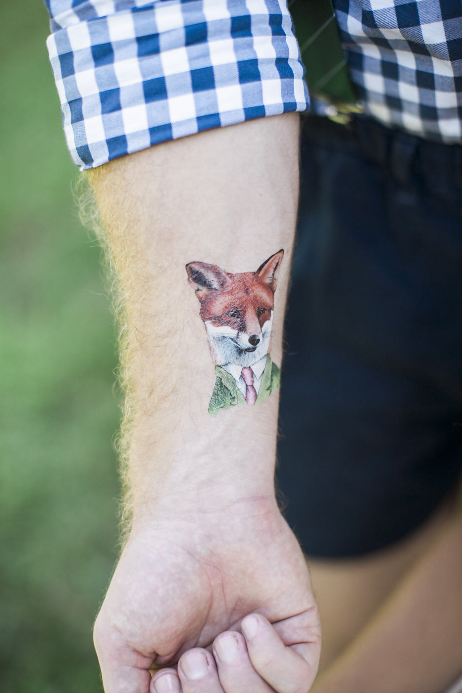 tattly-groomsmen-tattoos-fox-tattoo-Apt.BPhotography_SummerCamp(101of222).jpg